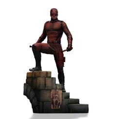 El guardián de Hell’s Kitchen regresa con fuerza en esta impresionante estatua Art Scale 1/10 de Daredevil: Born Again. Con unas dimensiones aproximadas de 22 cm de alto por 14 cm de ancho y profundidad