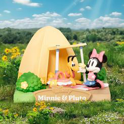 ¡Descubre el encanto de Disney con el Diorama PVC D-Stage Campsite Series Mini & Pluto Special Edition! Este precioso diorama de PVC de la línea D-Stage te ofrece la oportunidad de sumergirte en un mundo mágico 
