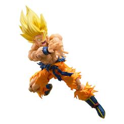 El cabello dorado corta la sombra como un estallido de energía congelado. Esta figura Super Saiyan Son Goku Dragon Ball concentra en 14,5 cm una de las transformaciones más reconocibles del anime, con una presencia intensa pese a su formato compacto.