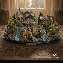 Entorno en miniatura de Rivendell de El Señor de los Anillos, realizado principalmente en Polystone y con una medida indicada de 28 cm. Recrea edificios élficos, formaciones rocosas, bosque y cascadas.