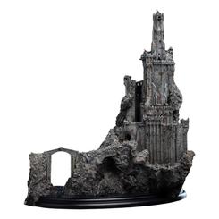 Una presencia imponente emerge de las sombras con la estatua de Cirith Ungol de El Señor de los Anillos, edición limitada a 750 unidades, esculpida en polystone con un acabado que evoca cada grieta de la piedra corroída 