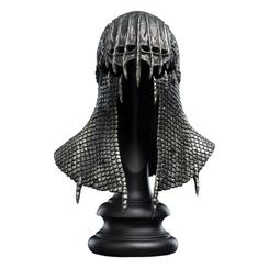 Adéntrate en el épico mundo de "El Señor de los Anillos" con la increíble Réplica 1/4 del Casco del Ringwraith de Rhûn, una obra maestra de Weta Collectibles.

Este casco, como lo viste en las películas de "El Señor de los Anillos"