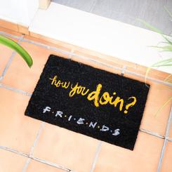 Cada detalle de este felpudo Friends está pensado para convertir la entrada de casa en un guiño reconocible, divertido y con mucho estilo. El felpudo How You Doin Friends es una opción ideal para quienes buscan decoración práctica