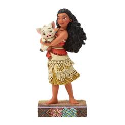 La valentía de Moana (Vaiana) y la ternura de Pua se unen en esta delicada figura de resina de 20 cm, donde la joven navegante abraza a su fiel cerdito con una expresión de complicidad y esperanza. 