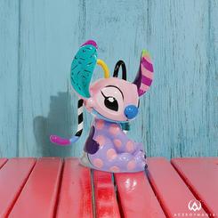 El célebre artista pop Romero Britto aporta su distintiva paleta de colores brillantes y patrones alegres para reinterpretar a Angel, la encantadora pareja de Stitch. Esta figura captura a Angel con un estilo vibrante y lleno de vida