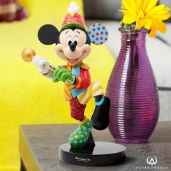 Descubre la magia renovada con la Figura Band Leader Mickey de Britto, una pieza ideal para exhibir como una declaración artística que sin duda despertará admiración en todos los que la contemplen. Inspirada en el cortometraje de Disney de 1935