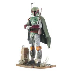 ¡Boba ha vuelto! El cazarrecompensas recientemente revivido es capturado en su momento de triunfo, en Star Wars: El retorno del Jedi, en esta nueva estatua a escala 1/6.