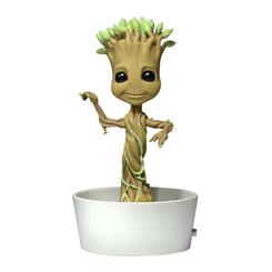 Disfruta de una divertida compañía con la Figura Movible Body Knocker Dancing Potted Groot de 15 cm de los Guardianes de la Galaxia. Esta figura de PVC de la línea "Body Knockers" 