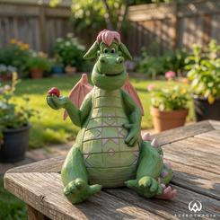 La figura Elliott el Dragón tiene ese punto extraño y tierno que hace que una pieza pequeña se quede en la memoria. Con solo 9,5 cm de altura, esta figura Elliott el Dragón concentra color, gesto y nostalgia sin necesitar un formato grande para llamar la 