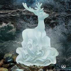 Añade un toque mágico a tu colección con la figura "Expecto Patronum", que captura el hechizo protector de Harry, materializado en un magnífico ciervo. Esta figura iluminada