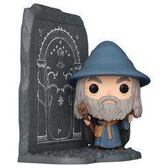 La magia de la Tierra Media se materializa en esta figura Funko POP Deluxe de Gandalf junto a las míticas Puertas de Durin, donde cada detalle en vinilo de 16,5 cm captura la esencia del poderoso mago y la enigmática entrada a la Moria. 