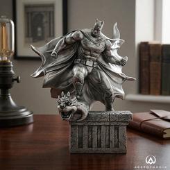 La Figura Gárgola Batman DC Comics impone presencia desde el primer vistazo y convierte cualquier estantería, vitrina o zona de trabajo en un rincón con auténtico carácter Gotham. 