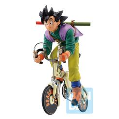 Explosión de energía se plasma en la Figura Ichibansho Son Goku Snap Collection Dragon Ball Z de 18 cm de altura, capturando al icónico guerrero en plena aventura sobre su clásica bicicleta. F