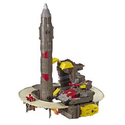 El colosal Omega Supreme emerge de la trilogía War for Cybertron para proteger tu colección con su imponente tamaño y su detallada escultura inspirada en la versión definitivo de Takara Tomy. 