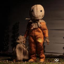 Imagina traer a casa al personaje más icónico de la película "Trick 'r Treat" con esta impresionante Figura Retro de Sam. Con aproximadamente 13 cm de altura, esta figura articulada está lista para agregar un toque espeluznante a tu colección.