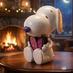 El corazón ocupa el centro de la escena y Snoopy lo sostiene como si protegiera un pequeño tesoro lleno de color. Esta estatua Snoopy con corazón Britto transforma la ternura clásica de Peanuts en una composición pop de gran presencia