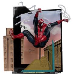 Figura Spiderman Marvel 18 cm. Algunas piezas decoran una estantería; esta captura un instante de acción tan reconocible que convierte cualquier rincón en una escena viva del universo arácnido.