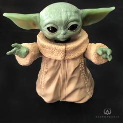 Con su ternura irresistible y mirada curiosa, esta figura de The Child —conocido cariñosamente como Baby Yoda— captura todo el encanto del personaje más entrañable de la serie de Disney+ The Mandalorian. 