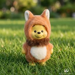 Un pequeño destello de bosque se cuela en la colección con orejas puntiagudas y una sonrisa inconfundible. Esta figura Winnie the Pooh zorro Grand Jester presenta al querido oso de Disney con un disfraz de zorro del bosque que aporta ternura, color