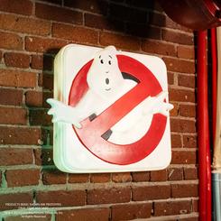 Agrega un toque de lo paranormal a tu decoración con la espectacular Lámpara de Pared LED No Ghost Logo de Ghostbusters. Este producto oficial licenciado de Ghostbusters 