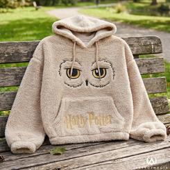 Sudadera Harry Potter Hedwig con capucha en acabado sherpa, una prenda oficial que transforma un diseño reconocible en una pieza con valor estético, calidez y personalidad.