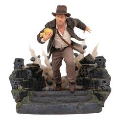 ¡Prepárate para la emoción de "Raiders of the Lost Ark" con la estatua de PVC Deluxe Gallery de Indiana Jones! Esta increíble figura captura el momento en que el Dr. Jones corre por su vida, escapando con el ídolo en mano mientras las flechas vuelan y el 