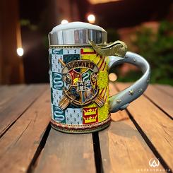 ¡Celebra la magia de Harry Potter con la Jarra de Cerveza de la Snitch Dorada! Esta impresionante pieza de colección combina a la perfección el encanto del acero inoxidable con la intriga de la resina