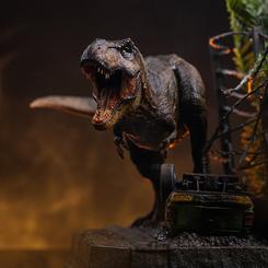 La verja se intuye rota, la tensión sigue en el aire y la estatua T-Rex Breakout Jurassic Park concentra uno de esos instantes que hicieron historia en el cine de aventuras. Esta estatua Jurassic Park T-Rex Iron Studios lleva a formato coleccionable