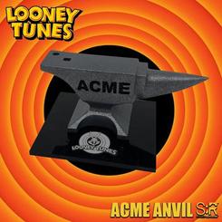 Réplica a escala del yunque ACME de Looney Tunes, fabricada por Factory Entertainment. Mide aproximadamente 17 cm y reproduce el característico diseño del objeto con el logotipo ACME.