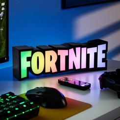 Ilumina tu zona de juego con el estilo inconfundible de Fortnite gracias a esta espectacular luz con el logo del juego. Con 32 cm de ancho, esta luz LED RGB es el complemento perfecto para habitaciones y gaming setups. 