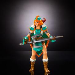 Adéntrate en un universo de épicas aventuras con la figura de Teela de la colección MOTU x TMNT: Turtles of Grayskull. Esta figura articulada, con una altura de aproximadamente 14 cm, 