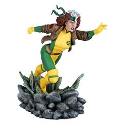 La hermosa y valiente Rogue de los X-Men tiene en la mira a alguien y ¡no se va a detener! A toda velocidad sobre un paisaje rocoso, con el puño preparado y el brazo extendido, Rogue está lista para asestar un golpe en la última estatua Marvel Gallery