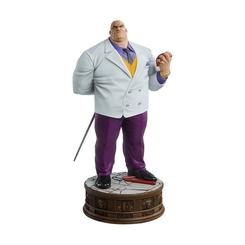 Un traje blanco impecable sobre un suelo agrietado ya cuenta media historia. La figura Kingpin Premium Format convierte al gran señor del crimen en una presencia rotunda, pensada para dominar una vitrina sin necesidad de artificios.