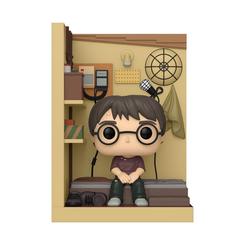 Un rincón de magia para tu estantería: la POP! Nooks Vinyl Harry Potter – Cupboard (9 cm) recrea el icono del armario bajo la escalera con un pequeño diorama que captura la atmósfera del inicio de la saga. 