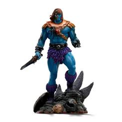 El poder de Eternia toma una forma inesperada con la estatua Art Scale 1/10 de Faker, el temible doble robótico de He-Man. Con una altura aproximada de 22 cm y fabricada en resina de alta calidad