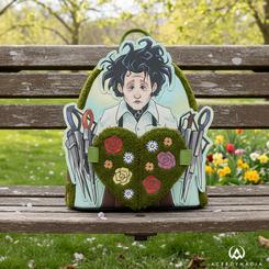 Un icono del cine cobra vida en esta Mochila Eduardo Manos Tijeras Loungefly 26 cm, una pieza oficial que combina diseño artístico con practicidad diaria: apliques cuidadosamente perfilados