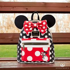 ¡Deslumbra con estilo y encanto con la Mini Mochila Minnie Rocks de Minnie Mouse! Esta adorable mini mochila es mucho más que un accesorio, es una declaración de moda que combina la esencia clásica de Minnie 