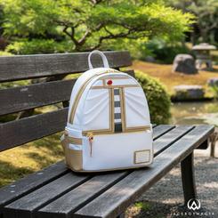 Estética épica para tu día a día: la Mochila Frieren Beyond Journey’s End de Loungefly rinde homenaje al icónico atuendo de la hechicera con un diseño limpio en tonos claros y apliques que realzan cada línea del personaje