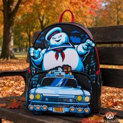 La Mochila Stay Puff Cazafantasmas Loungefly convierte dos de las imágenes más reconocibles de Ghostbusters en una llamativa mochila Cazafantasmas Loungefly.