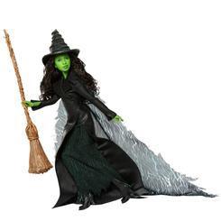 Esta impresionante muñeca de 30 cm, directamente inspirada en la esperada secuela de Universal Pictures, captura con fidelidad el poder y la elegancia oscura de Elphaba. 