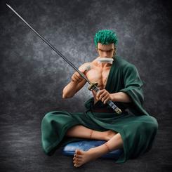 ¡Añade la impresionante presencia de Roronoa Zoro a tu colección con esta estatua de PVC de la serie One Piece! Esta figura, parte de la línea P.O.P. de MegaHouse, captura la esencia del querido personaje con una increíble atención al detalle.