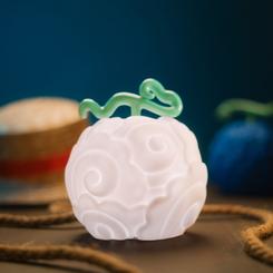 Lleva a casa una pieza con personalidad propia del universo de One Piece Netflix con la lámpara One Piece inspirada en la Fruta Humo-Humo, un diseño decorativo que convierte cualquier estantería, escritorio o mesilla