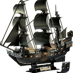 La Perla Negra es el barco legendario del astuto pirata Jack Sparrow. La Perla Negra es el barco más rápido de la película. Como el barco es completamente negro, incluidas sus velas y mástiles