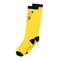 Par de Calcetines oficiales de Pikachu. Disfruta de estos calcetines realizados en 78% algodón, 20% poliéster, 2% elastán. Haz que tu día a día sea más divertido con estos calcetines de cine. 