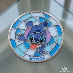Un círculo de cristal azul puede cambiar por completo la mesa. Este posavasos Stitch Disney convierte un gesto cotidiano en un pequeño guiño visual al personaje más travieso y querido de Lilo y Stitch.