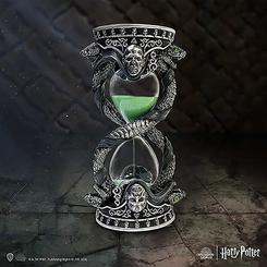 Descubre la esencia oscura y fascinante del universo mágico con el exclusivo Reloj de Arena Lord Voldemort, una pieza única que encapsula la esencia del tiempo en un diseño extraordinario.