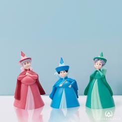 Celebra el 65 aniversario del lanzamiento de La Bella Durmiente con el encantador set Sleeping Beauty Mini. Este conjunto de miniaturas de las tres hadas madrinas, Flora, Fauna y Primavera, es el complemento perfecto para los fans de La Bella Durmiente 