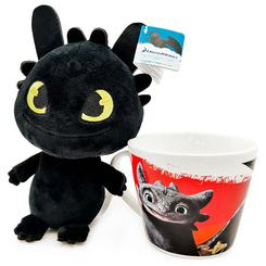Cada mañana se convierte en una aventura con este set inspirado en Cómo entrenar a tu dragón, que combina una taza de cerámica con capacidad para 350 ml decorada con el carismático Desdentado