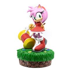 ¡First 4 Figures presenta con orgullo la estatua de resina de alta calidad de Amy de Sonic the Hedgehog! Amy se describe como una parte alegre, pero formidable, del equipo de Sonic. 