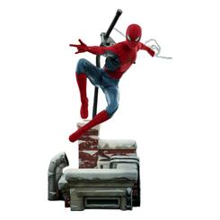 Los segundos finales de Spider-Man: No Way Home muestran a Peter Parker de Tom Holland abrazando su nueva vida de anonimato, mudándose a su propio apartamento y cosiendo un traje casero de Spider-Man.